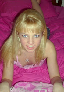 Amateur nude hot chick