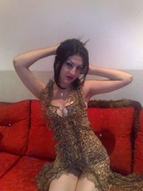 Mature cougar Syren Demer